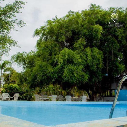 Onreech Hotel Seeduwa Exteriér fotografie