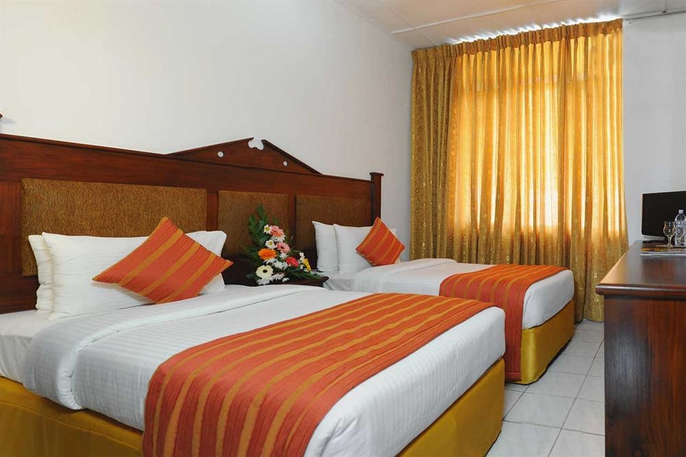 Onreech Hotel Seeduwa Exteriér fotografie